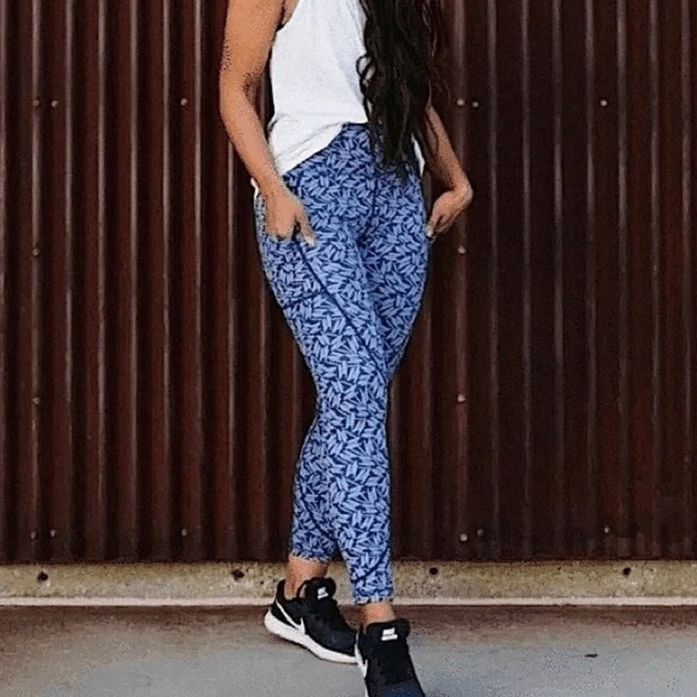 ZYIA | Light and Tight Navy Hay Stacks Blue White